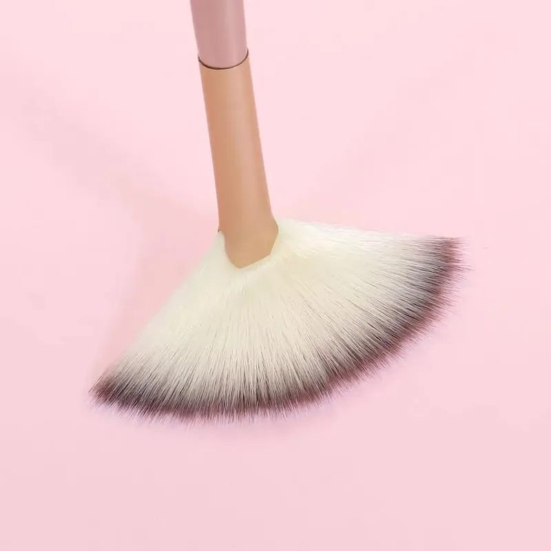 1 pçs novo profissional macio escova de maquiagem diamante rosto fã pincéis em pó alta qualidade ventilador aplicador para tratamentos faciais ferramenta cosmética
