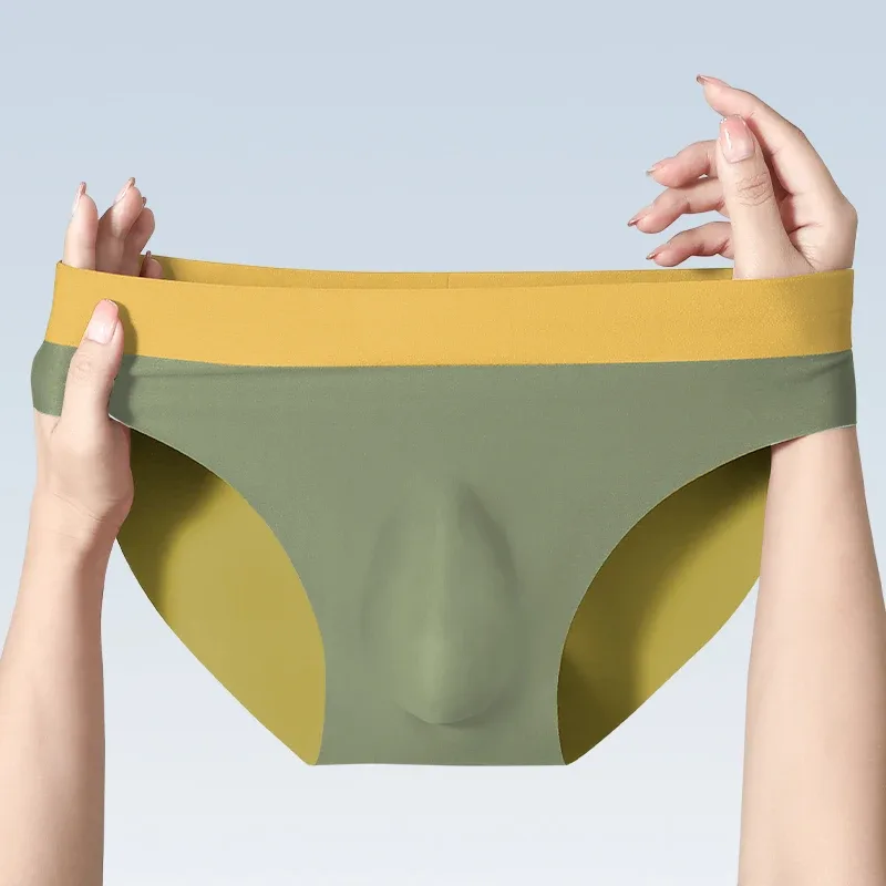 Men's ice silk seamless underwear 3D punching triangle shorts summer thin underpants boys sports shorts — image 13