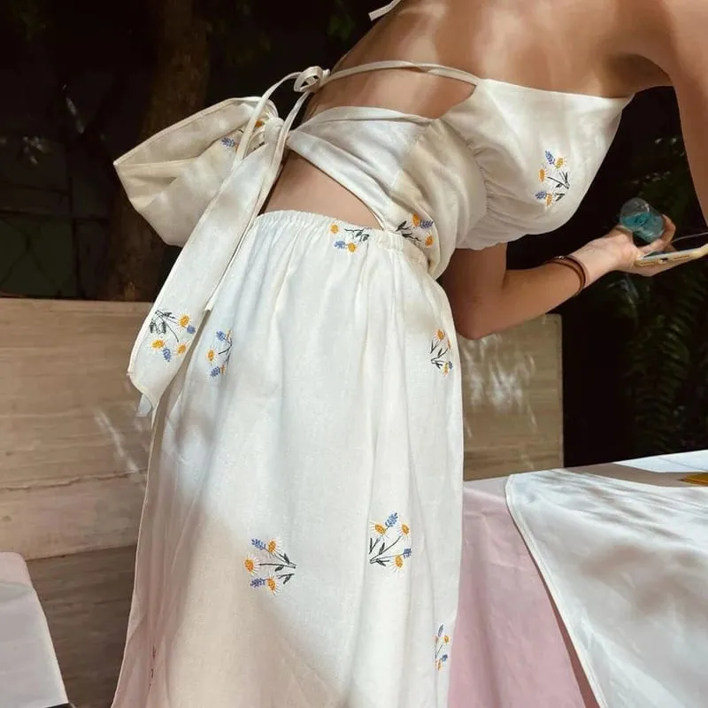 Women's Summer Sleeveless Cotton Hemp Halter Neck Dress Daisy Embroidery Backless Lace Up Long Dress — image 2