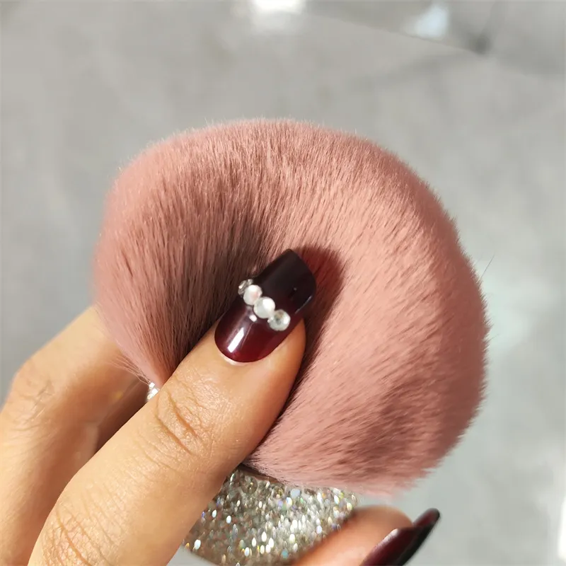Pincel de maquiagem profissional com cabo de diamante, pincel para pó solto, blush, cabeça de cogumelo, base, blush, cabelo macio, ferramenta — image 4