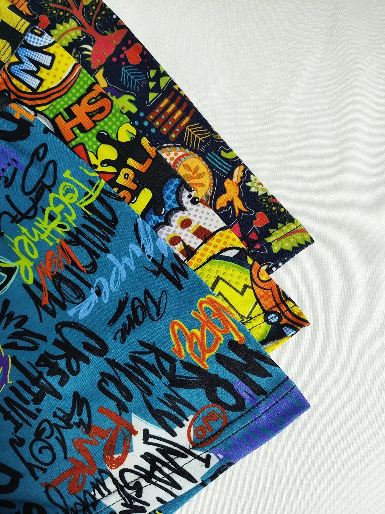 Men's Fun Graffiti Printed Boxer Shorts Random 5-Piece Set, Trendy, Personalized, Comfortable and Breathable Four-Corner Pants — image 5