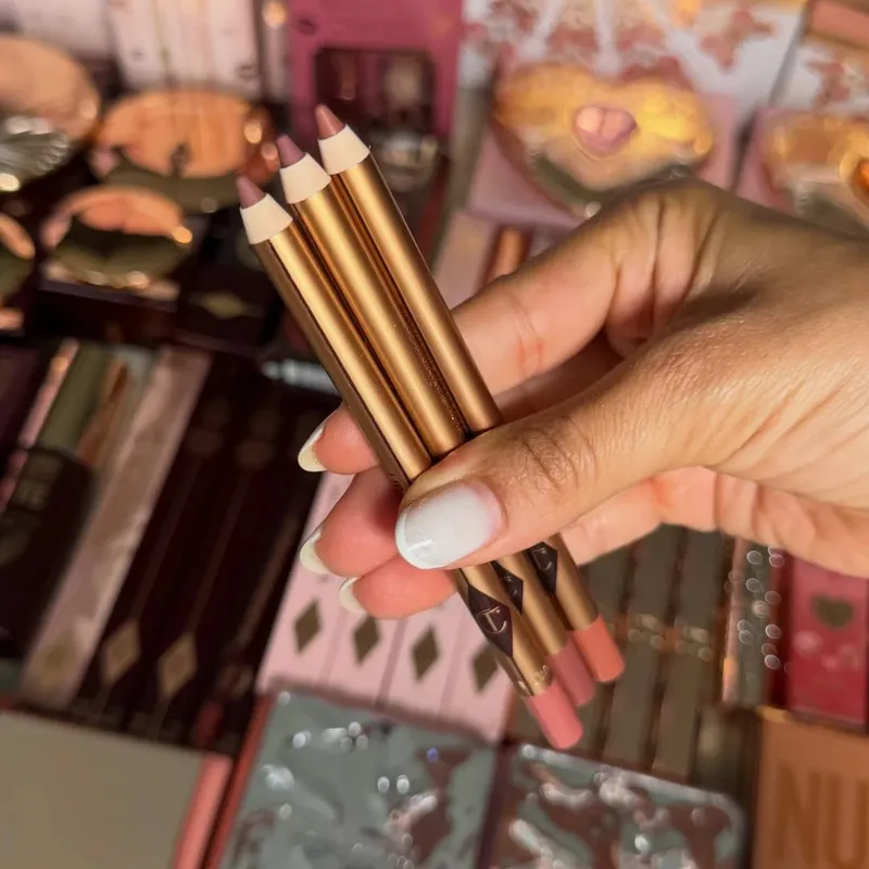 Charlotte Tilbury Bronze Contour Wand Matte Blendable & Blush Stick Radiant Buildable Natural Glow Δώρο μακιγιάζ προσώπου που διαρκεί