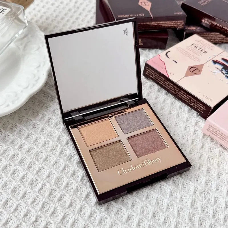 Charlotte Tilbury Luxury Eyeshadow Palette Satin-matte Shimmer and Metallic Finishes Εύχρηστη παλέτα σκιών ματιών CT 4 αποχρώσεων — image 11