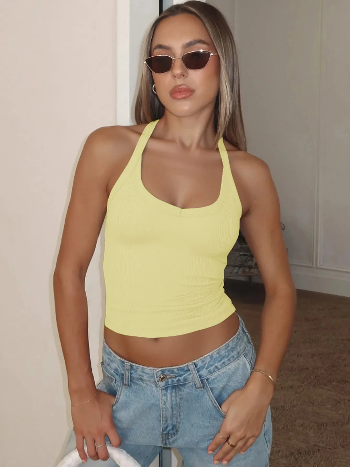 Hugcitar 2026 Summer Ribbed Halter Backless Solid Sexy Crop Tank Top Casual Y2K Γυναικεία Ρούχα Παραλία Διακοπές Streetwear Yoga — image 18