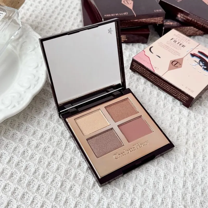 Charlotte Tilbury Luxury Eyeshadow Palette Satin-matte Shimmer and Metallic Finishes Εύχρηστη παλέτα σκιών ματιών CT 4 αποχρώσεων — image 12