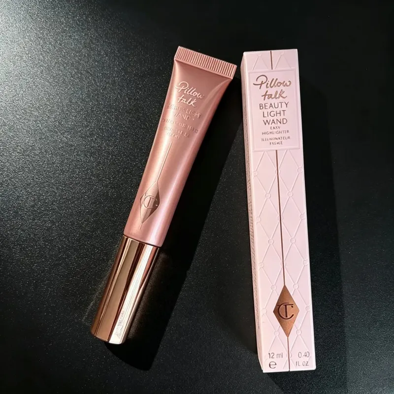 Charlotte Tilbury Liquid Contour Featherlight & Serum Foundation Luminous&Cream Blush Velvety αδιάβροχο, απαλό ανακατεμένο μακιγιάζ