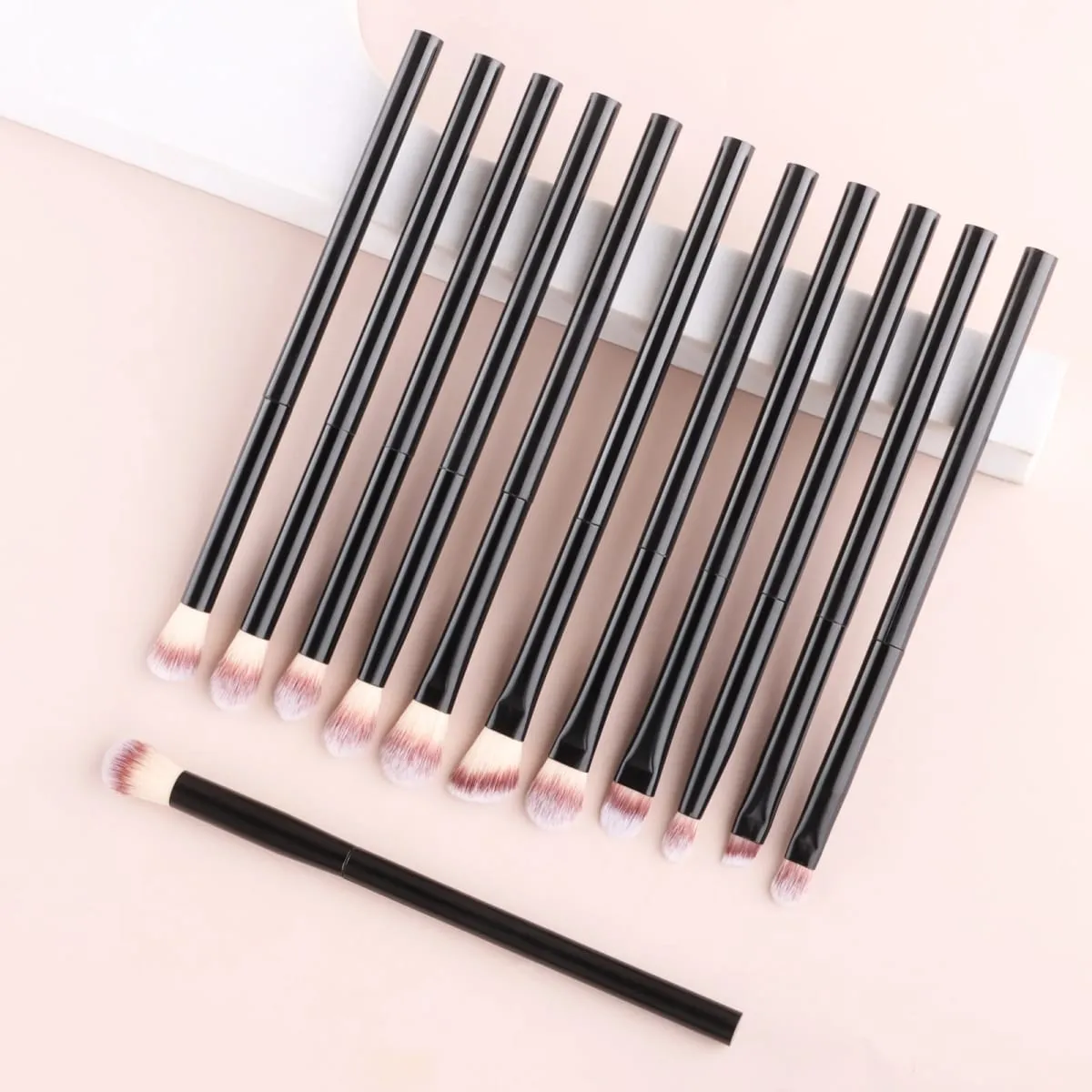 12PCS Eyeshadow Brushes Makeup Set Soft Synthetic Hair Blending Shader Angled Liner Brushes for Eye Makeup