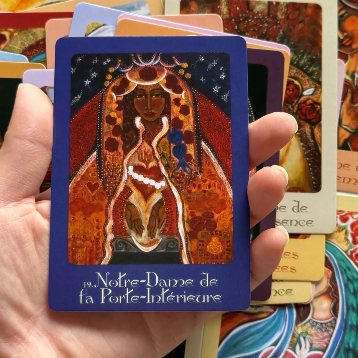 L'Oracle De Marie Mère Universelle Versão Francesa Milagres de Proteção e Guérison Oracle Deck 44 Jogos de Tabuleiro — image 2