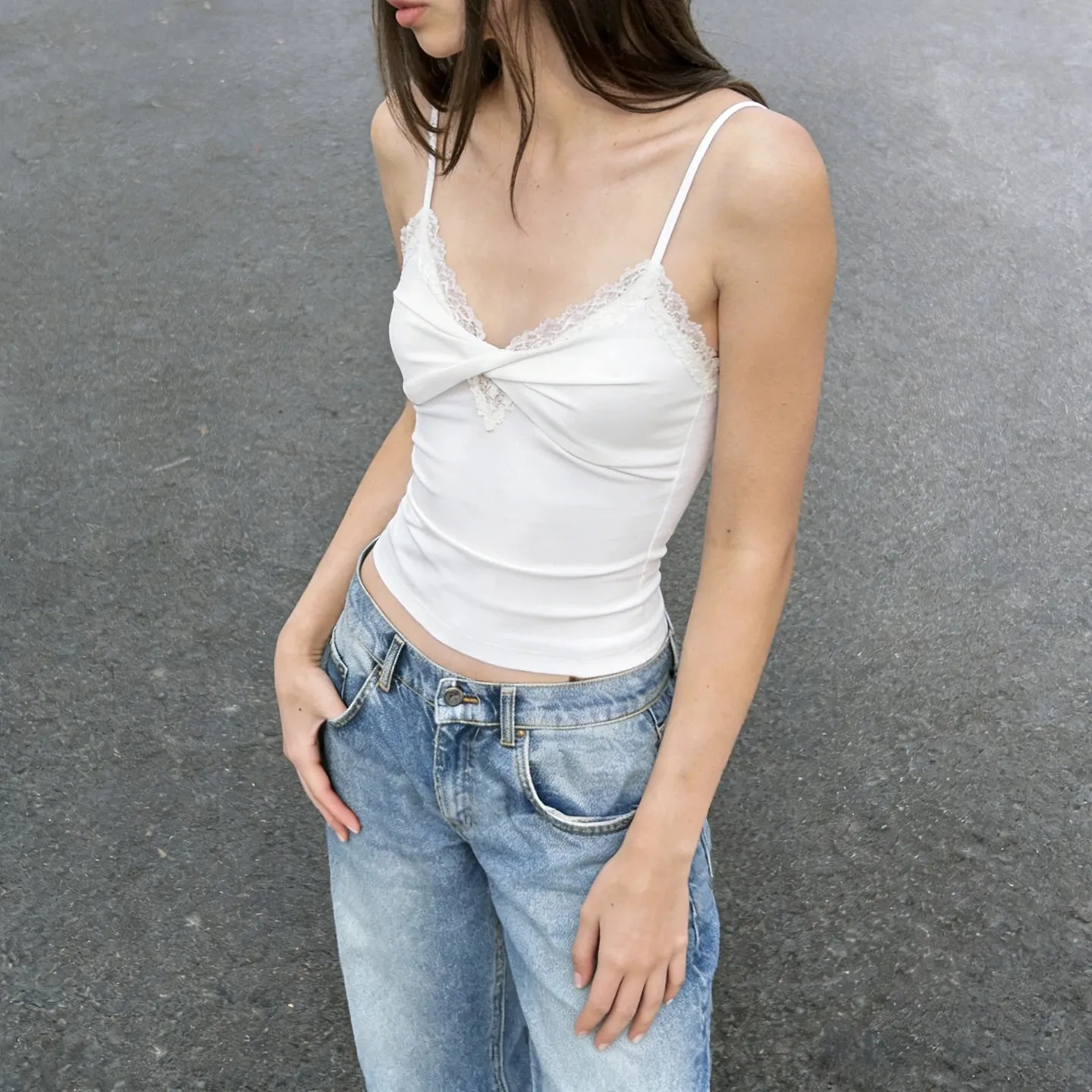 Coquette תחרה V צוואר Twist Front Cami Top רצועת ספגטי Slim Camisole Y2K גופייה יומית ללא שרוולים מזדמנת קיץ חדש — image 3