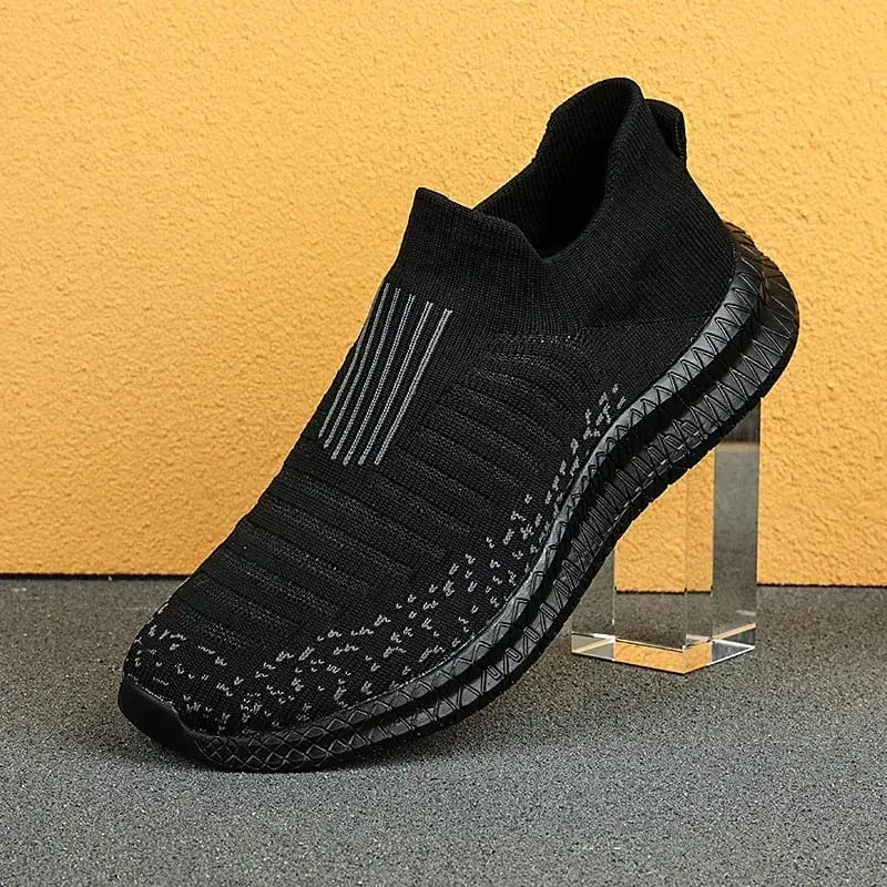 2026 Breathable Men Casual Shoes Lightweight Outdoor Male Walking Shoes Anti-slip Men's Sneakers Slip on Flats Vulcanized Shoes