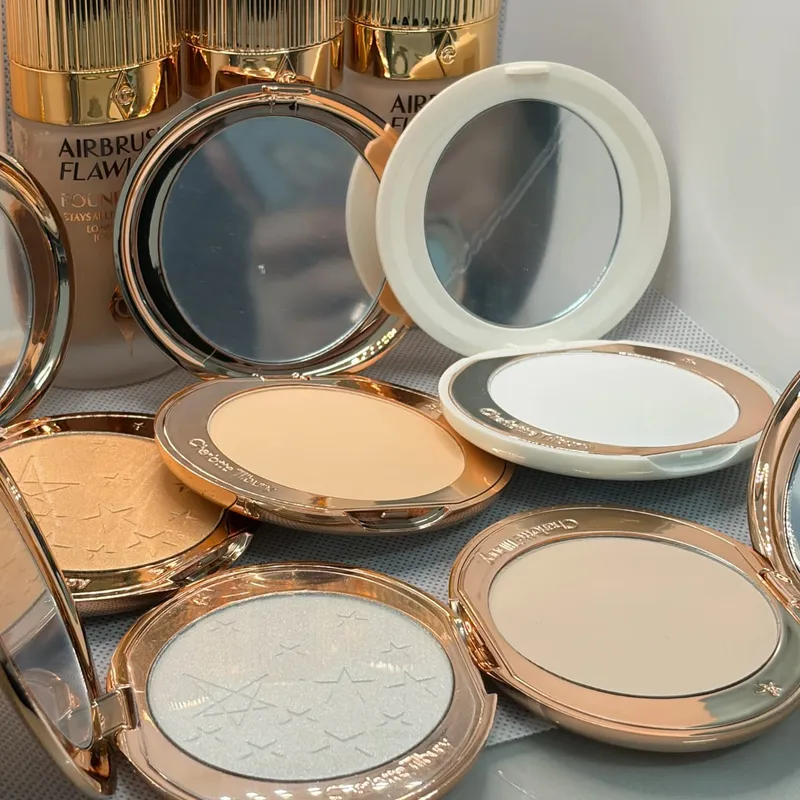 CT Holding Liquid Foundation Essence Hyaluronic Acid Foundation Makeup Spray Pressed Powder Διατηρεί αποτελεσματικά το αποτέλεσμα μακιγιάζ — image 2