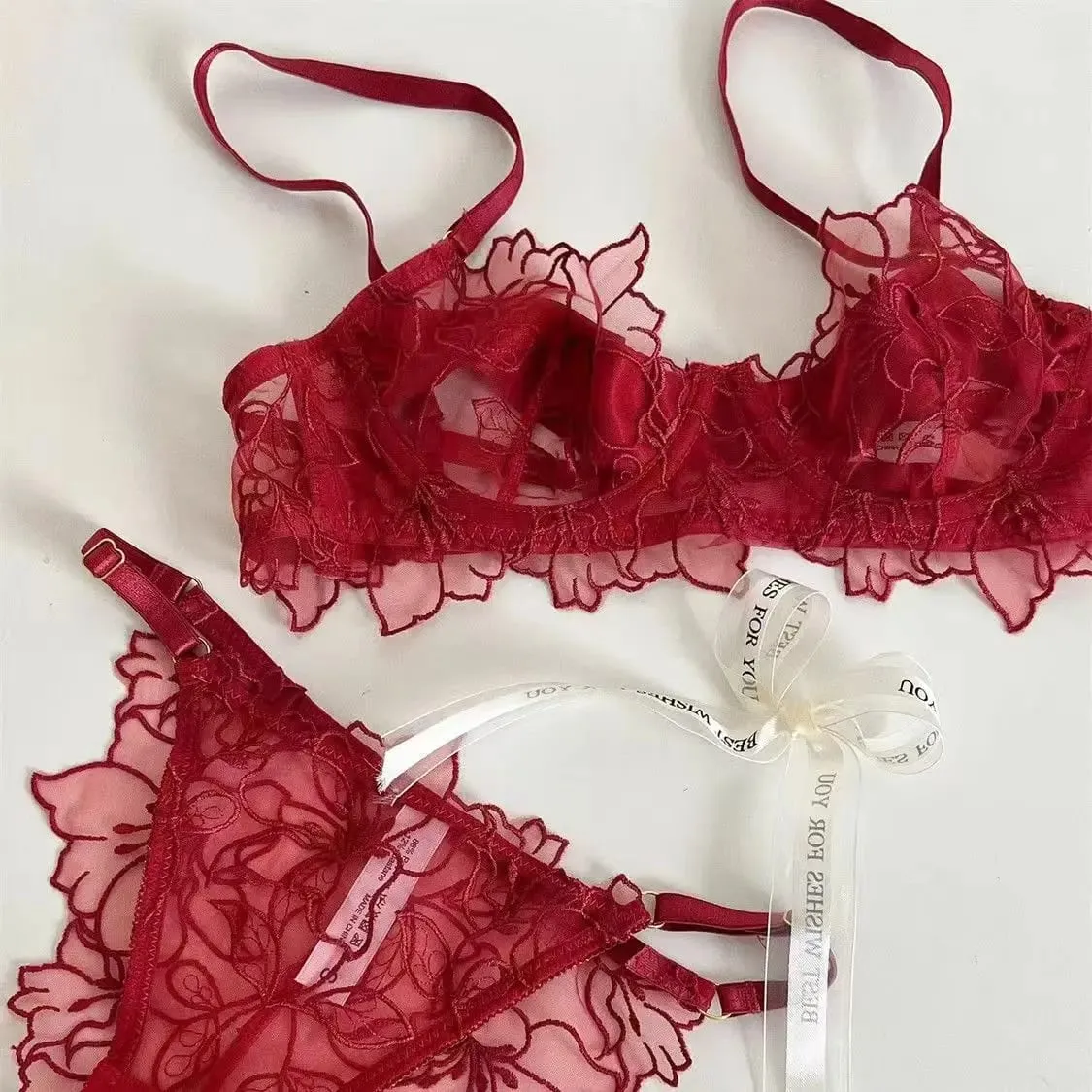 Σέξι δαντέλα ελαφρύ σετ σουτιέν Μαλακό underwire για ανύψωση και υποστήριξη Αποτρέπει τη χαλάρωση Εξαιρετικά κεντημένα εσώρουχα σετ δύο τεμαχίων