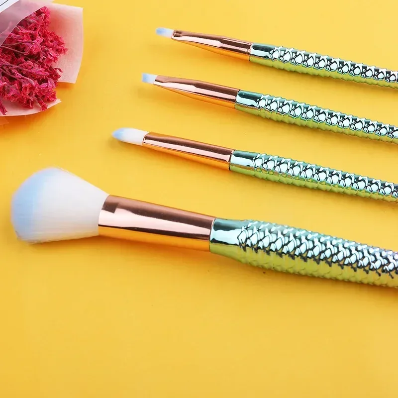 Conjunto de pincéis de maquiagem sereia, pó cosmético, sombra, base, blush, pincel macio, ferramenta de maquiagem, gradiente de 6 cores — image 4