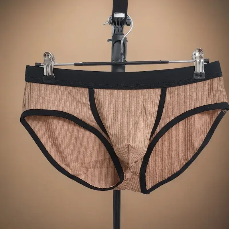 Men's briefs with fashionable and sexy underpants and large pockets