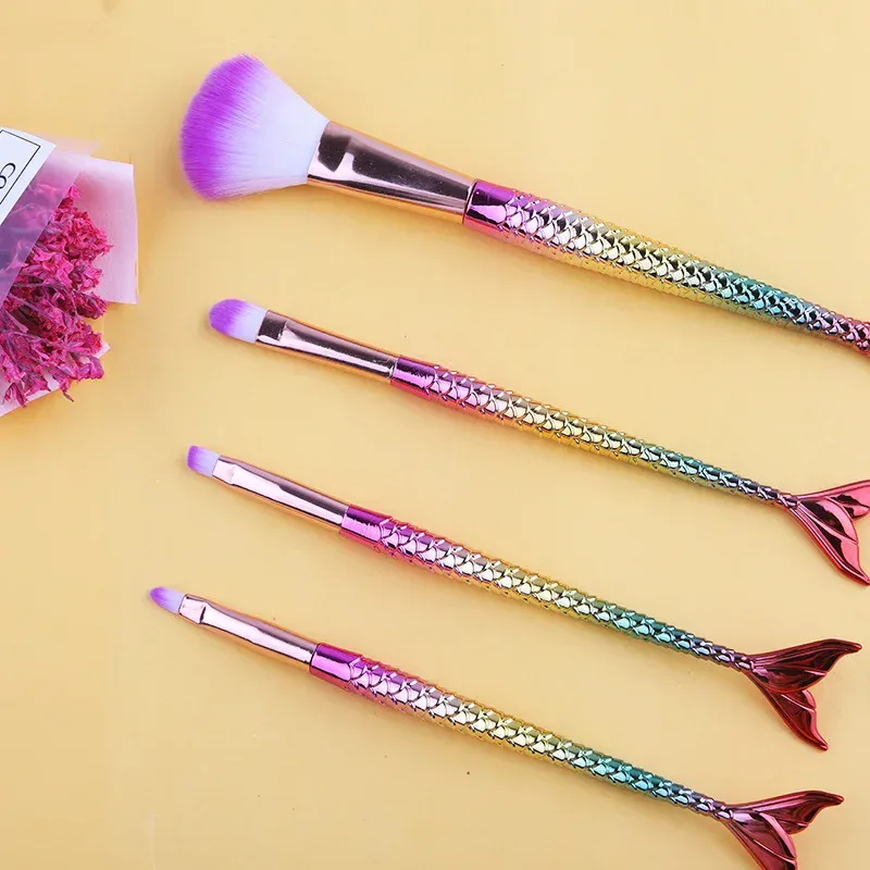Conjunto de pincéis de maquiagem sereia, pó cosmético, sombra, base, blush, pincel macio, ferramenta de maquiagem, gradiente de 6 cores — image 3