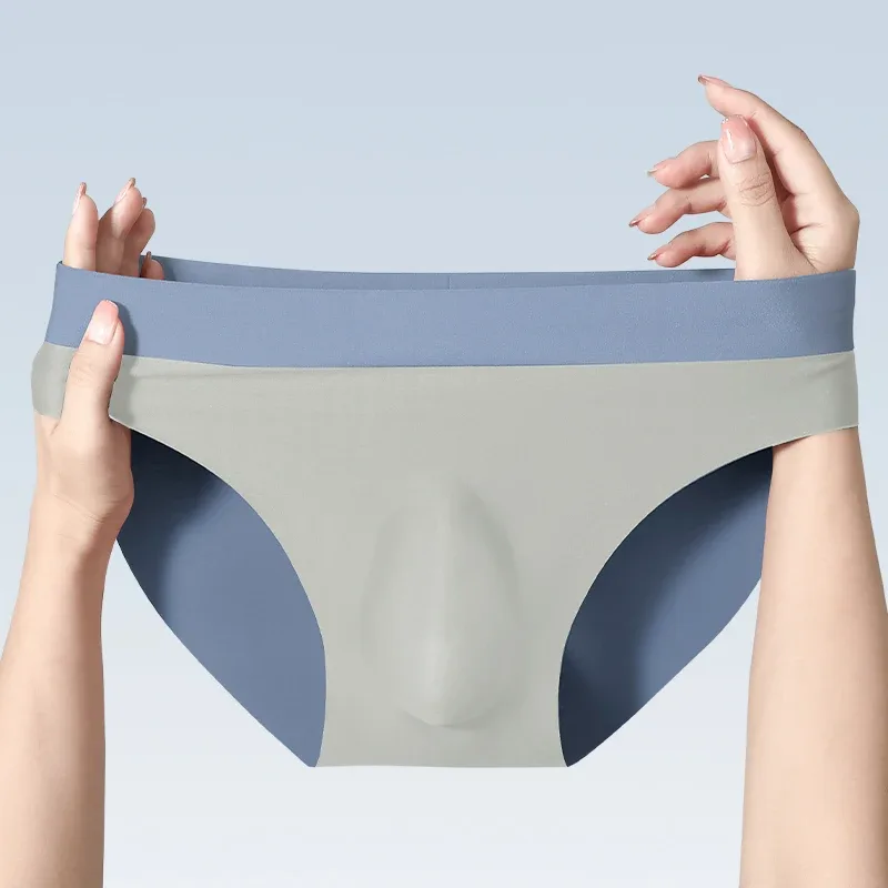Men's ice silk seamless underwear 3D punching triangle shorts summer thin underpants boys sports shorts — image 10