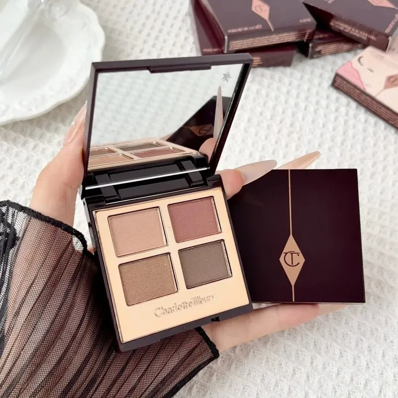 Charlotte Tilbury Luxury Eyeshadow Palette Satin-matte Shimmer and Metallic Finishes Εύχρηστη παλέτα σκιών ματιών CT 4 αποχρώσεων — image 2