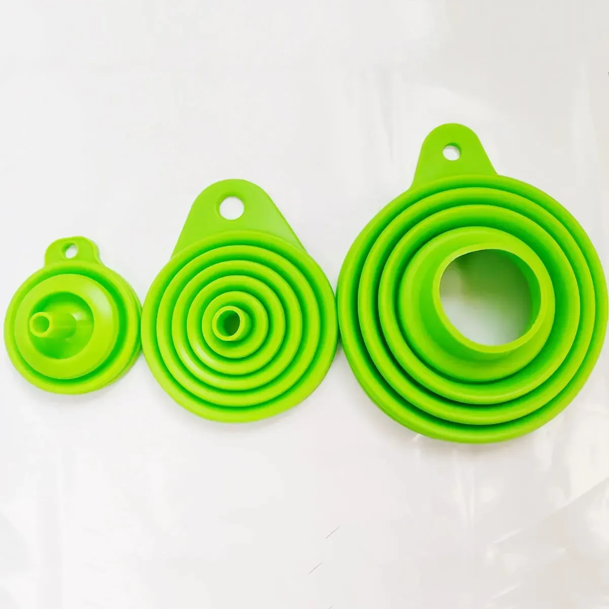 Kitchen Use Funnel for Filling Bottles Small Wide Mouth Silicone Collapsible Funnel Set for Transferring Liquid Powder Transfer