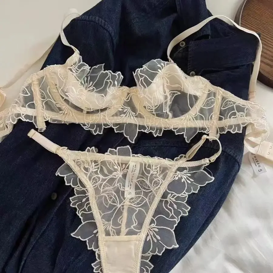 Σέξι δαντέλα ελαφρύ σετ σουτιέν Μαλακό underwire για ανύψωση και υποστήριξη Αποτρέπει τη χαλάρωση Εξαιρετικά κεντημένα εσώρουχα σετ δύο τεμαχίων