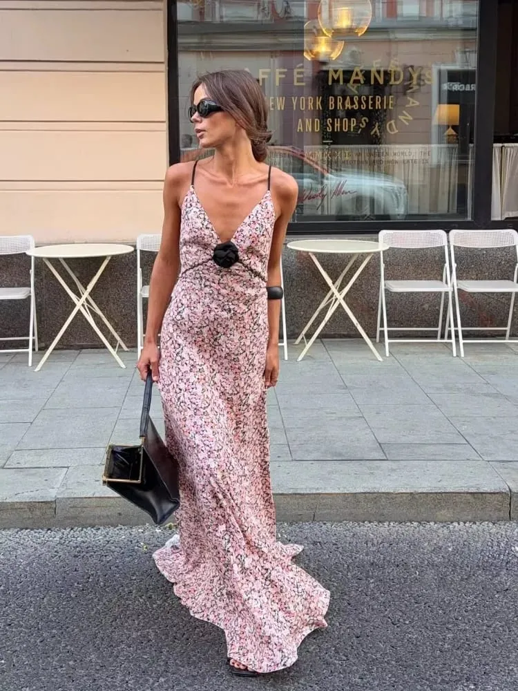 Rózsaszín virágos nyomott Sling Maxi ruha Spagetti pántos mély V nyakú elöl fekete rózsa részlet fodros szegély Lady utcai vakációs ruhák — image 2