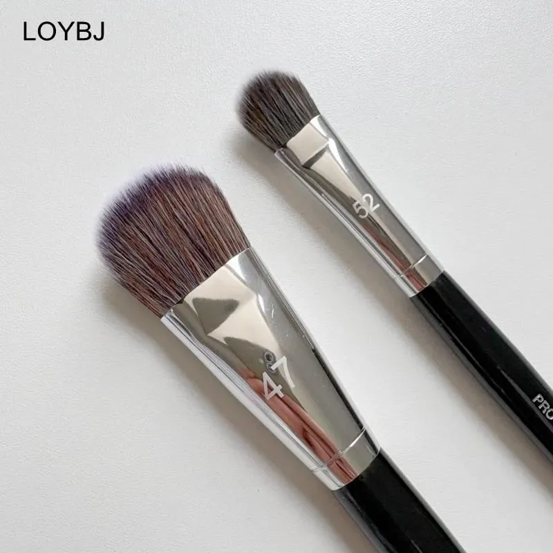 Professional Foundation Brush 47/52 Broom Head Liquid Foundation Shadow Repairing Brushes Women Face Base Makeup Beauty Tools — image 3