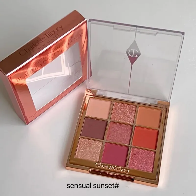 Charlotte Tilbury Hollywood Flawless Liquid Highlighter Moisturises Skin Luxury Palette Satin-matte Shimmer Metallic Finishes
