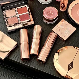 Bestseller CT Makeup Sæt Fire Farve Øjenskygge Palette Mat Setting Powder Ansigts Concealer Effekt High-end læbestift kosmetik