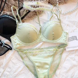 Lolita French Pure Desire Sexig Spets Satin Spice Girl BH Liten bröst Samling Grimma Ihåliga underkläder Set Mjuk bygel
