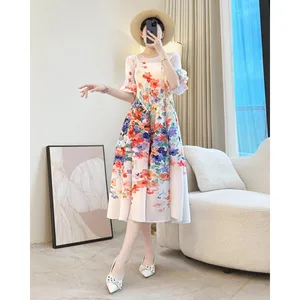 Miyake Gaun Wanita Berlipat Motif Bunga Tanaman Elegan Gaun Kasual Longgar Elastis Lengan Lentera Kerah Bulat Baru yang Chic