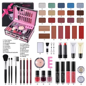Hot Sale Multifunkční make-up sady Matná rtěnka s očními stíny Highlight Blush All In One Přenosná sada kosmetických make-upů pro celý obličej